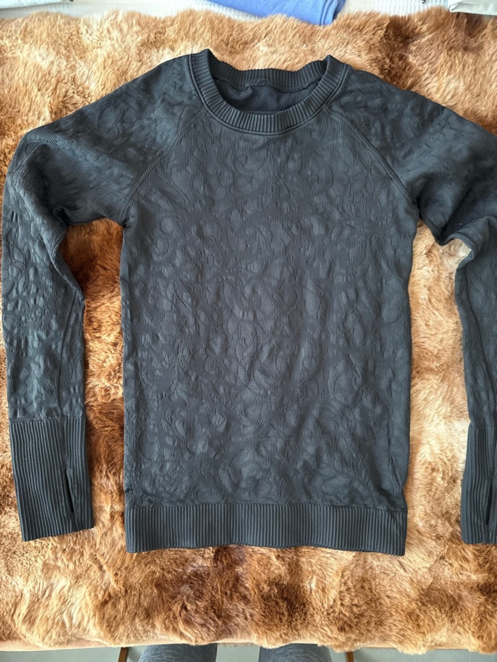Lululemon Rest less Pullover in black - Picture 4 of 5